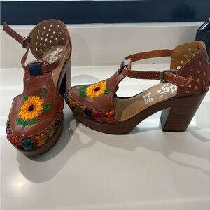 Embroidered Brown Platform Sandals